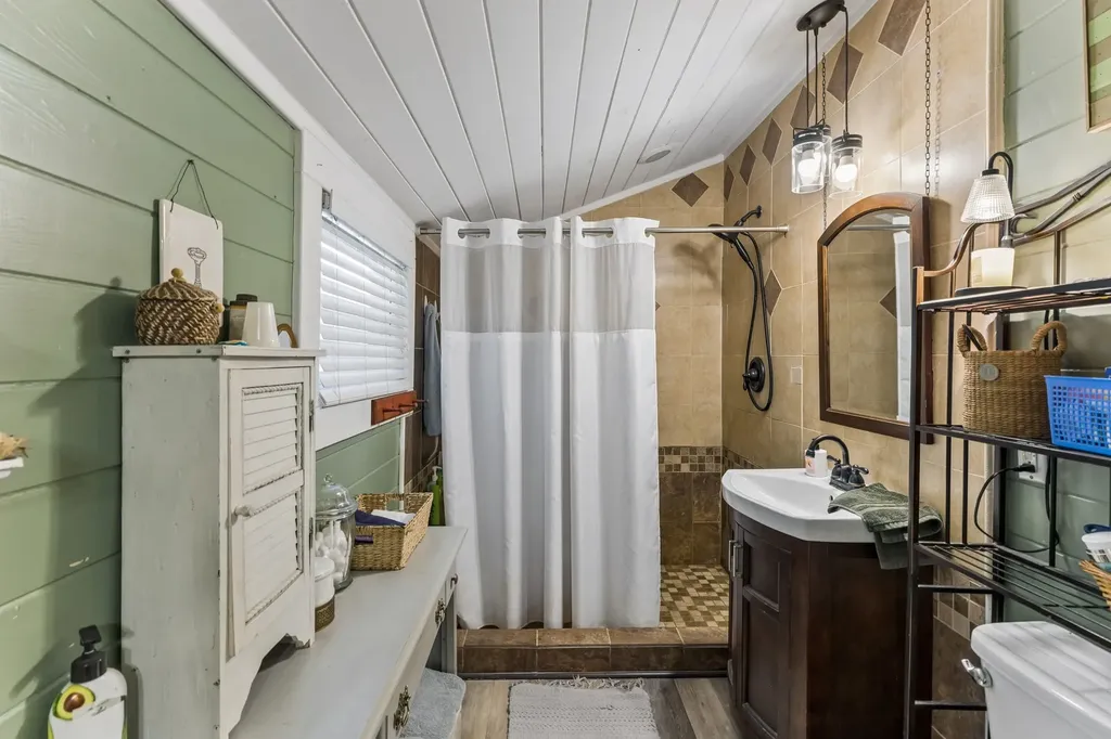 101 Webb Road, E Bell Buckle TN 37020