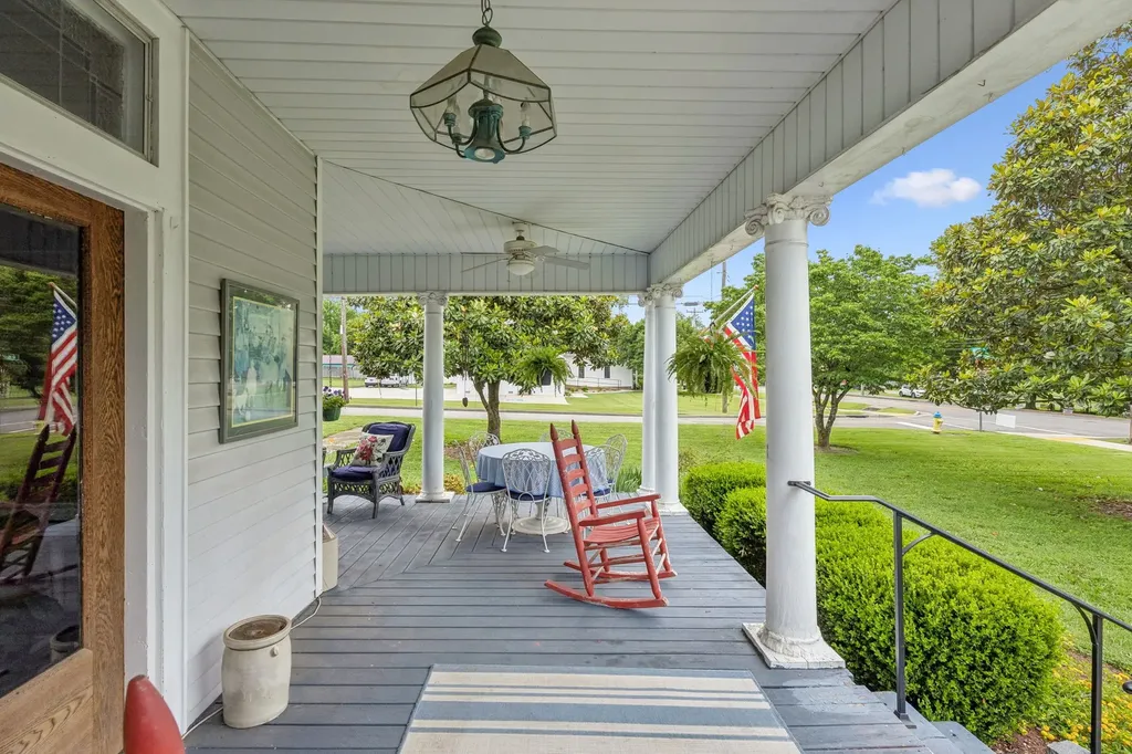 101 Webb Road, E Bell Buckle TN 37020