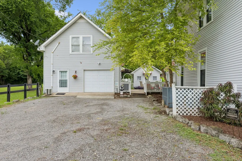 101 Webb Road, E Bell Buckle TN 37020