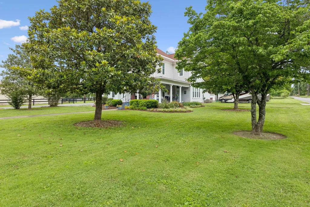 101 Webb Road, E Bell Buckle TN 37020
