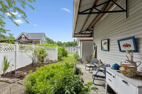 101 Webb Road, E Bell Buckle TN 37020