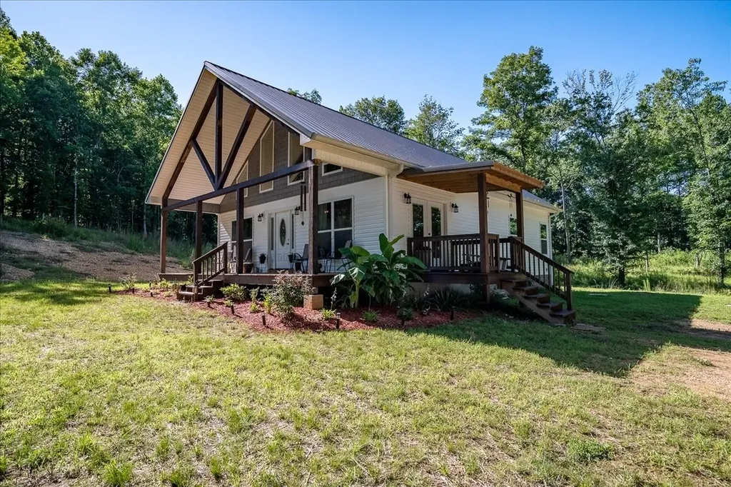 4239 Shady Oak Lane Iron City TN 38463