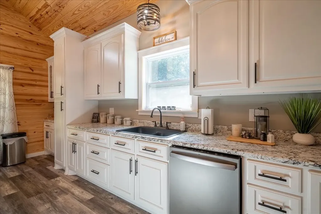 4239 Shady Oak Lane Iron City TN 38463