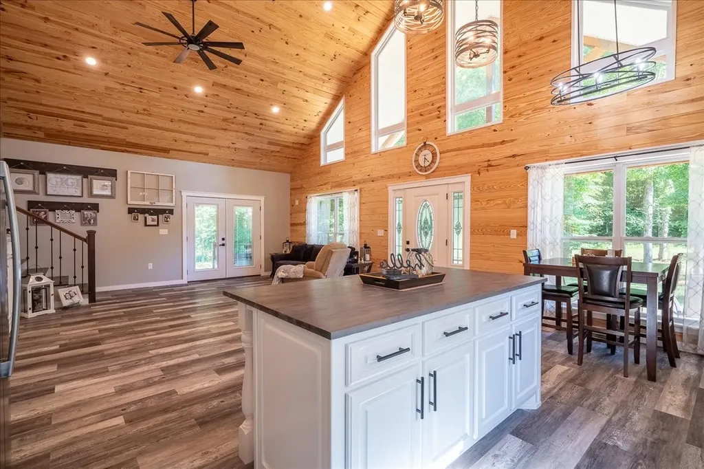 4239 Shady Oak Lane Iron City TN 38463