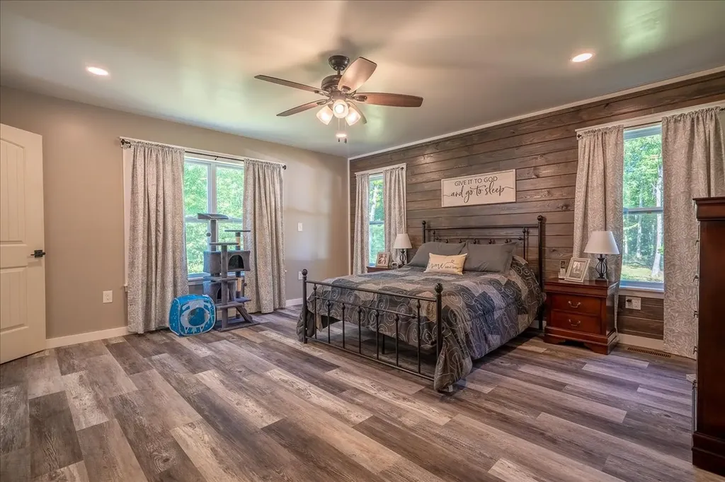 4239 Shady Oak Lane Iron City TN 38463