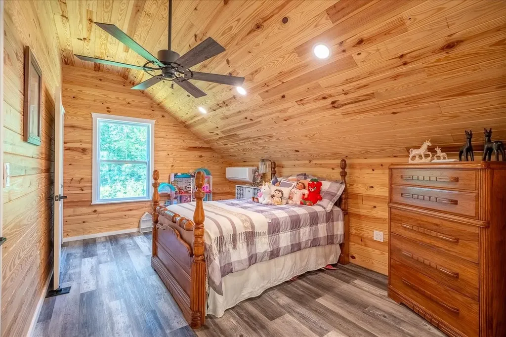 4239 Shady Oak Lane Iron City TN 38463