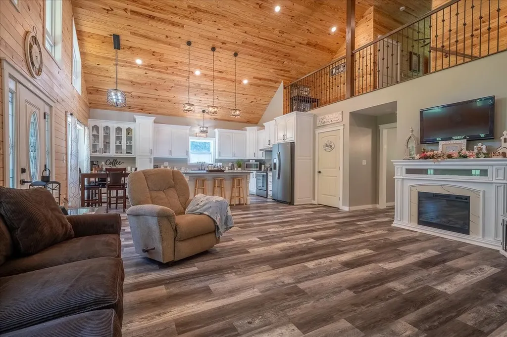 4239 Shady Oak Lane Iron City TN 38463