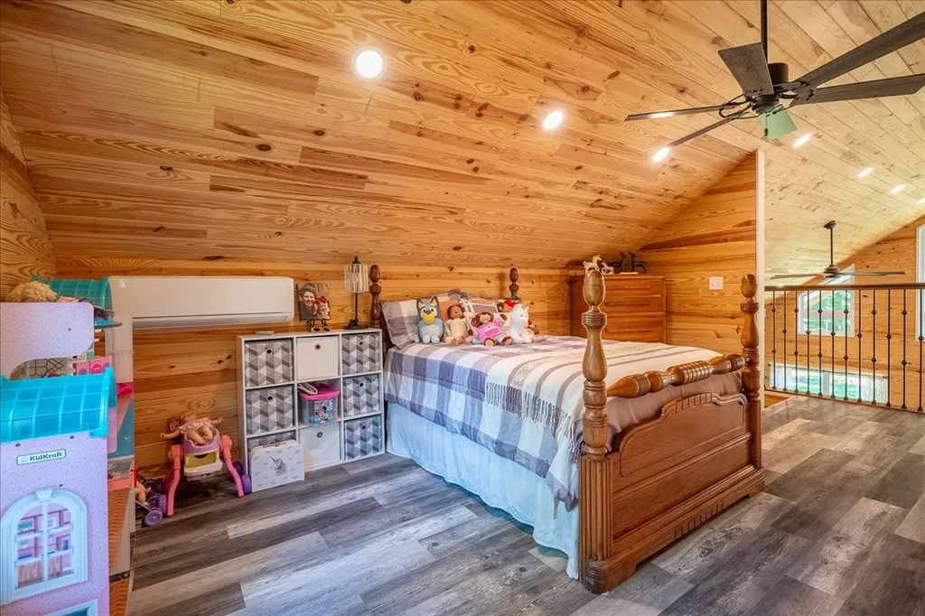 4239 Shady Oak Lane Iron City TN 38463