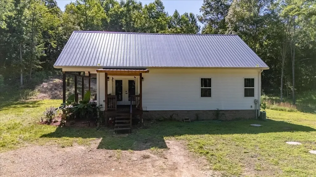 4239 Shady Oak Lane Iron City TN 38463