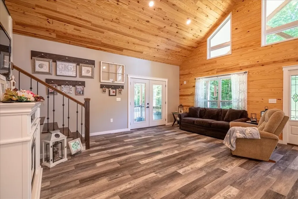 4239 Shady Oak Lane Iron City TN 38463