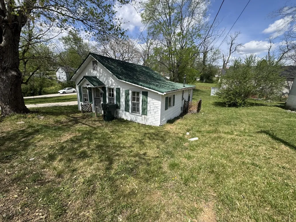 501 W Chestnut Street Dickson TN 37055