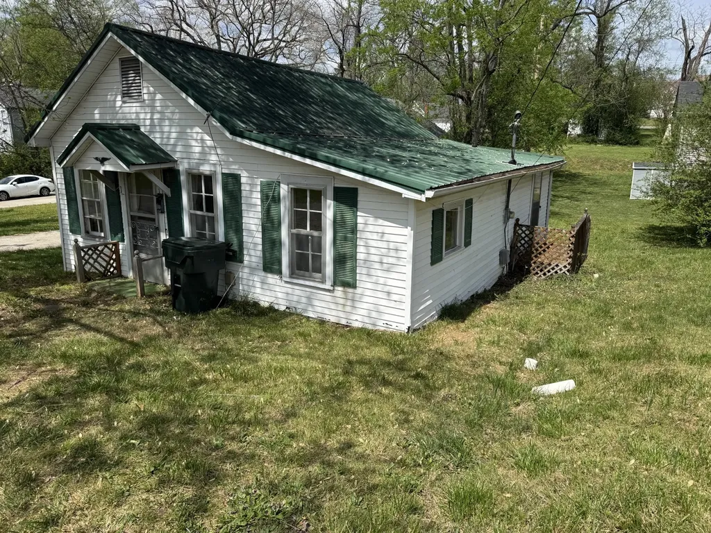 501 W Chestnut Street Dickson TN 37055