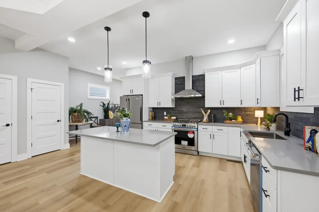 2017 9th Ave, N Nashville TN 37208
