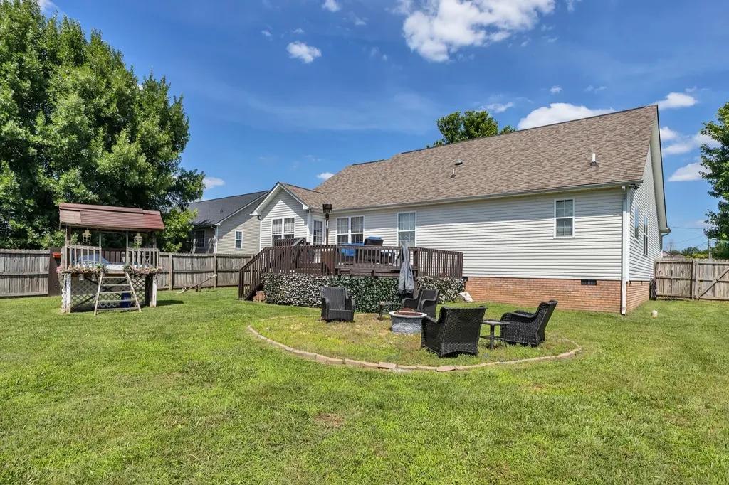 1978 Farmington Court Columbia TN 38401