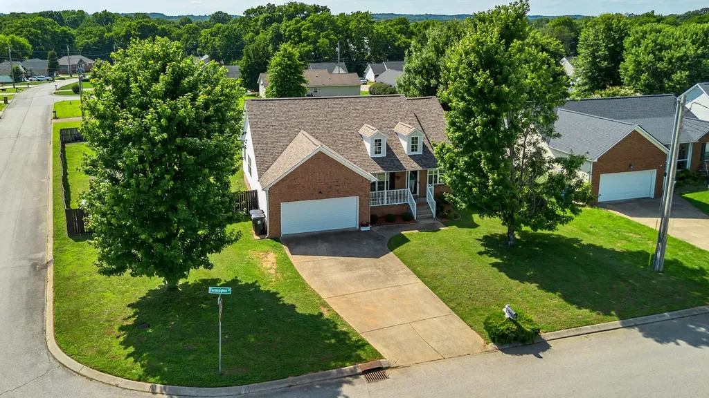 1978 Farmington Court Columbia TN 38401