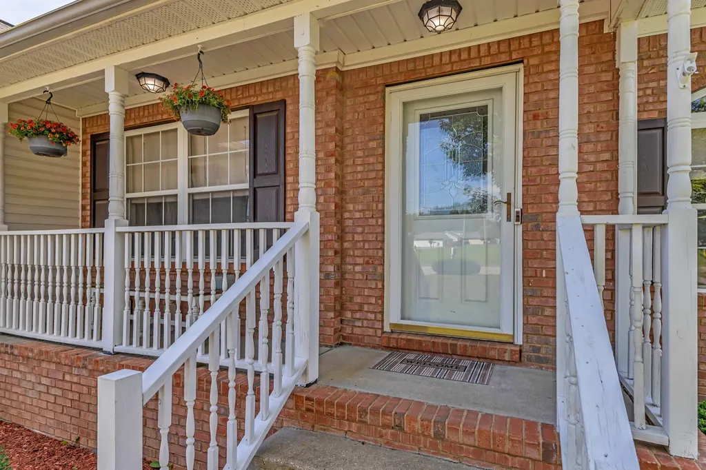 1978 Farmington Court Columbia TN 38401