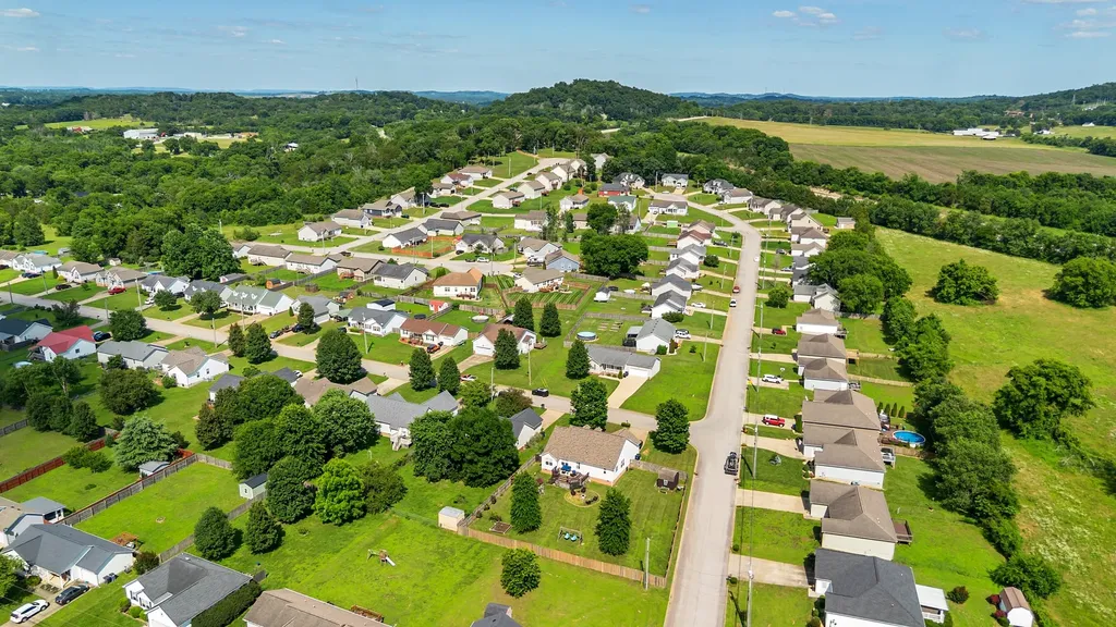 1978 Farmington Court Columbia TN 38401