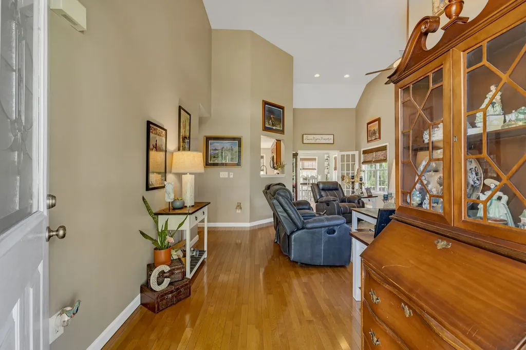 1978 Farmington Court Columbia TN 38401