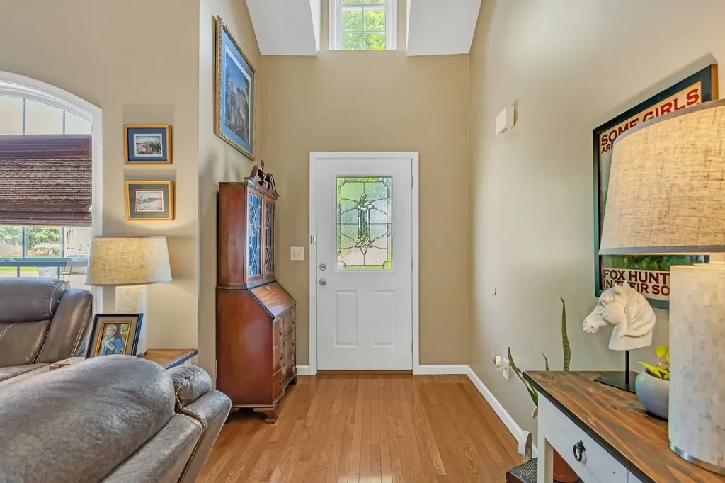 1978 Farmington Court Columbia TN 38401