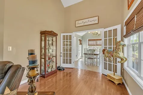 1978 Farmington Court Columbia TN 38401