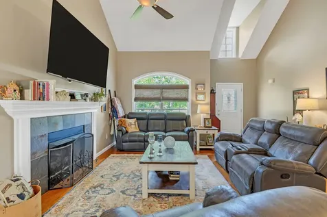 1978 Farmington Court Columbia TN 38401