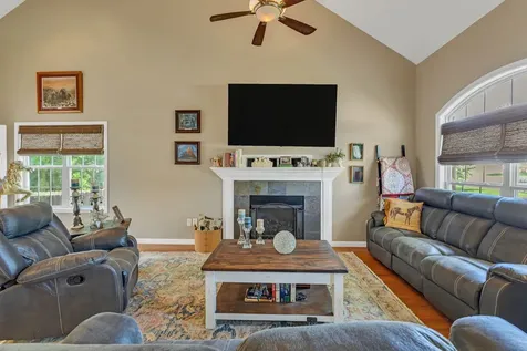 1978 Farmington Court Columbia TN 38401