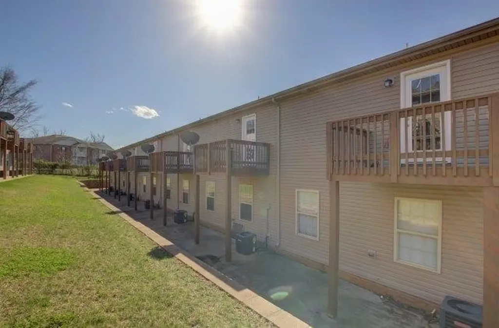 1718 Thistlewood Drive #B Clarksville TN 37042