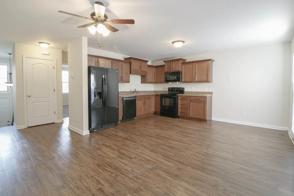 1718 Thistlewood Drive #B Clarksville TN 37042