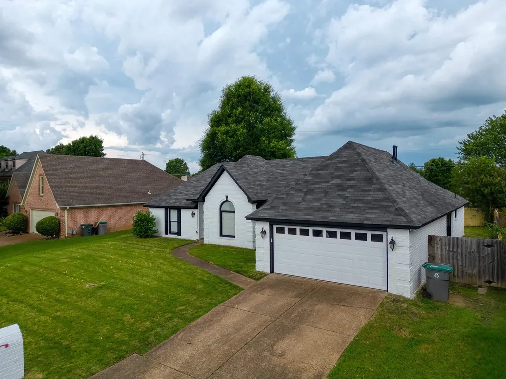 8936 Rowley Cove Cordova TN 38016