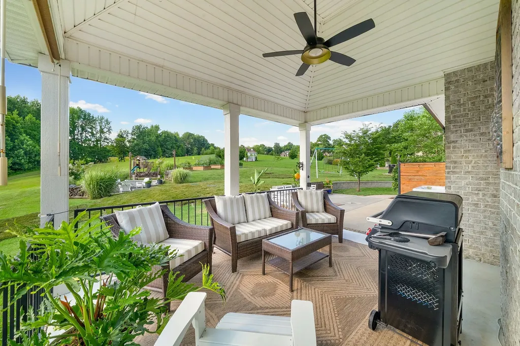332 Brigg Drive Clarksville TN 37043