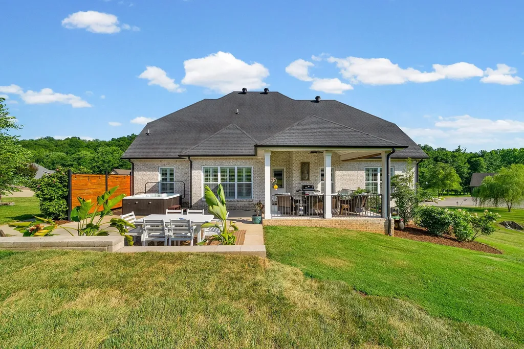 332 Brigg Drive Clarksville TN 37043