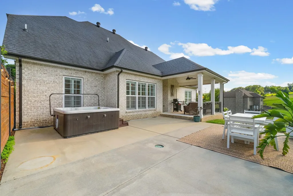 332 Brigg Drive Clarksville TN 37043