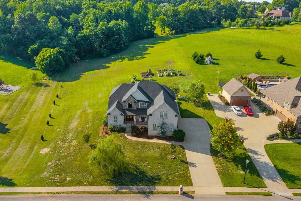 332 Brigg Drive Clarksville TN 37043