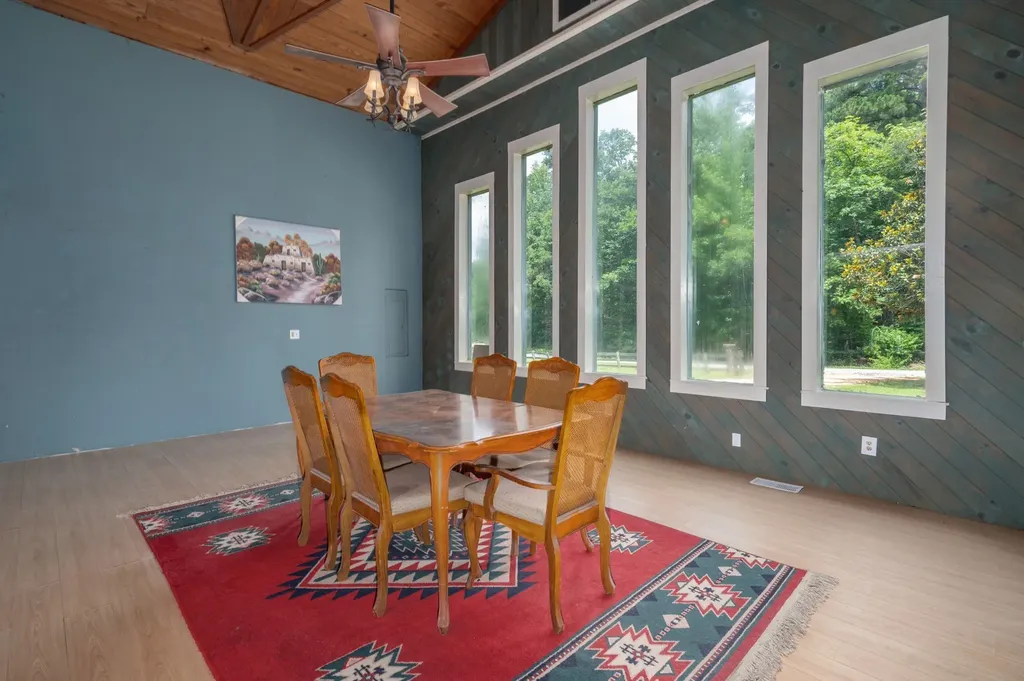 1791 Deer Creek Road Linden TN 37096