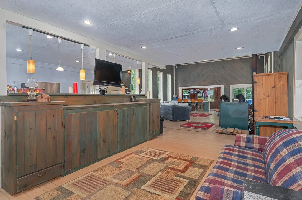 1791 Deer Creek Road Linden TN 37096