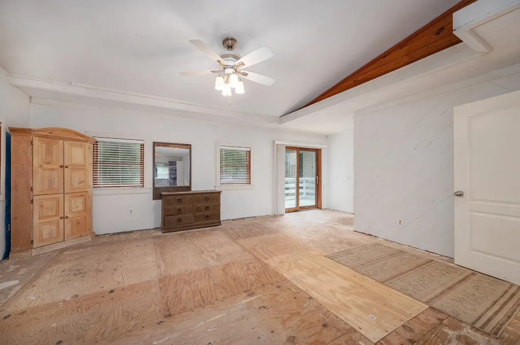 1791 Deer Creek Road Linden TN 37096