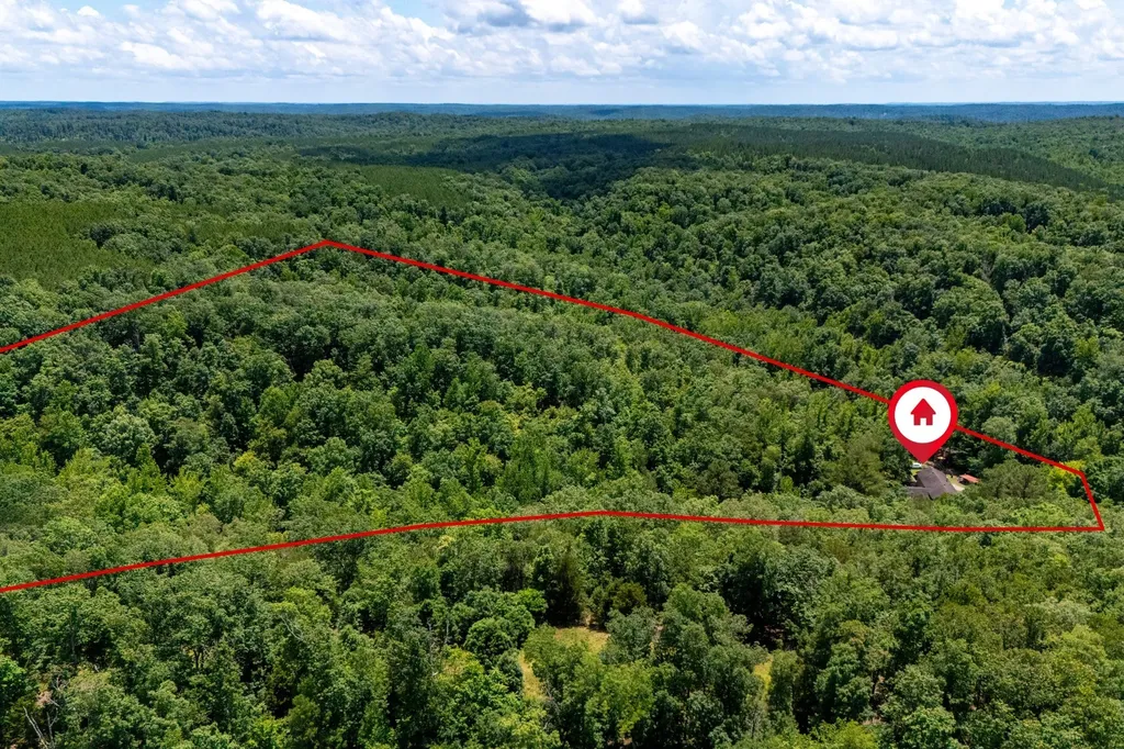 1791 Deer Creek Road Linden TN 37096