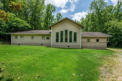1791 Deer Creek Road Linden TN 37096