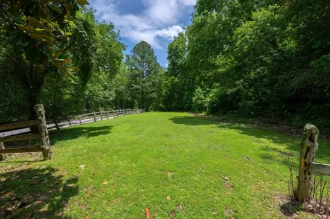 1791 Deer Creek Road Linden TN 37096