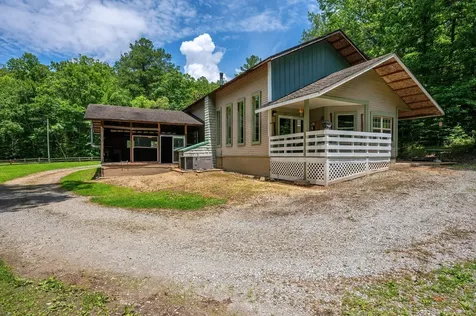 1791 Deer Creek Road Linden TN 37096