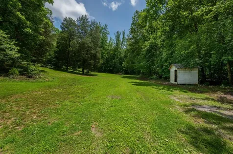 1791 Deer Creek Road Linden TN 37096