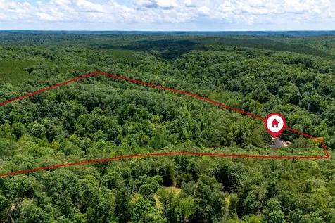 1791 Deer Creek Road Linden TN 37096