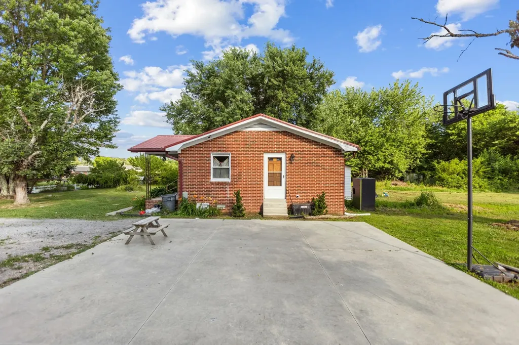 185 Petty Gap Road Woodbury TN 37190