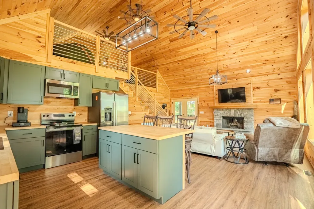 55 Kiki Cove Clifton TN 38425