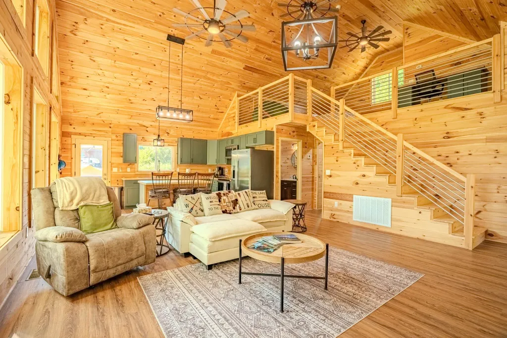 55 Kiki Cove Clifton TN 38425