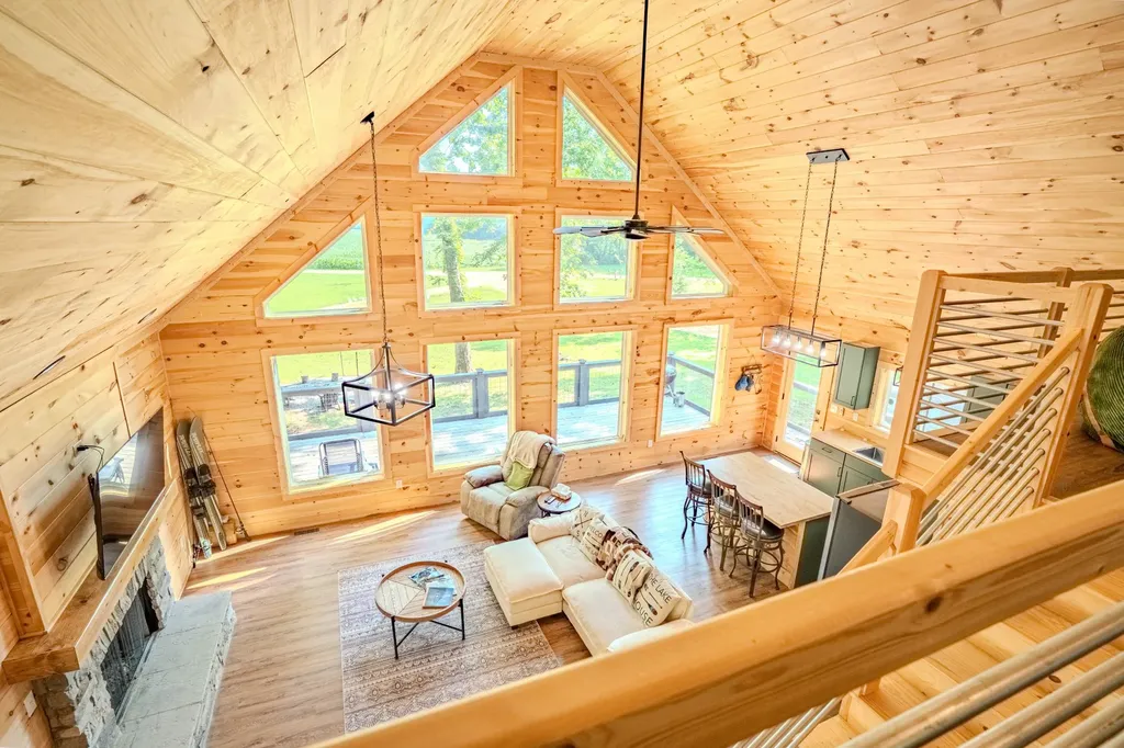 55 Kiki Cove Clifton TN 38425