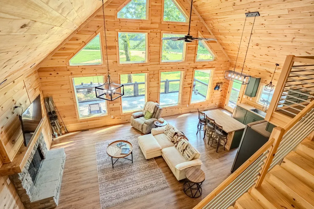 55 Kiki Cove Clifton TN 38425