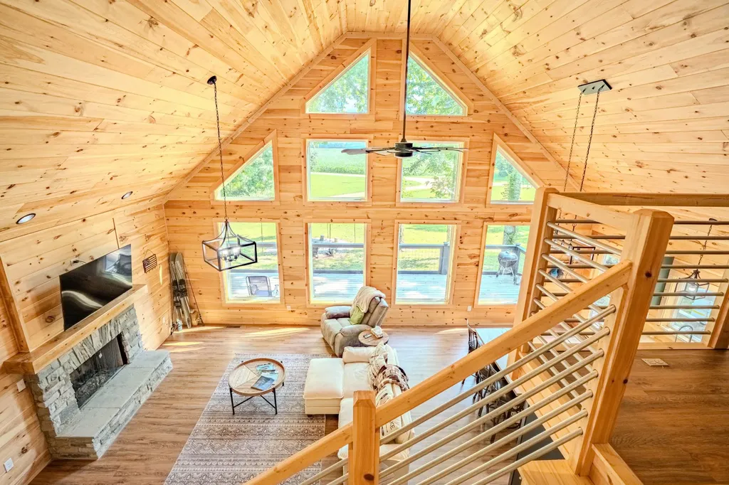 55 Kiki Cove Clifton TN 38425