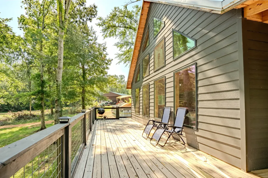 55 Kiki Cove Clifton TN 38425