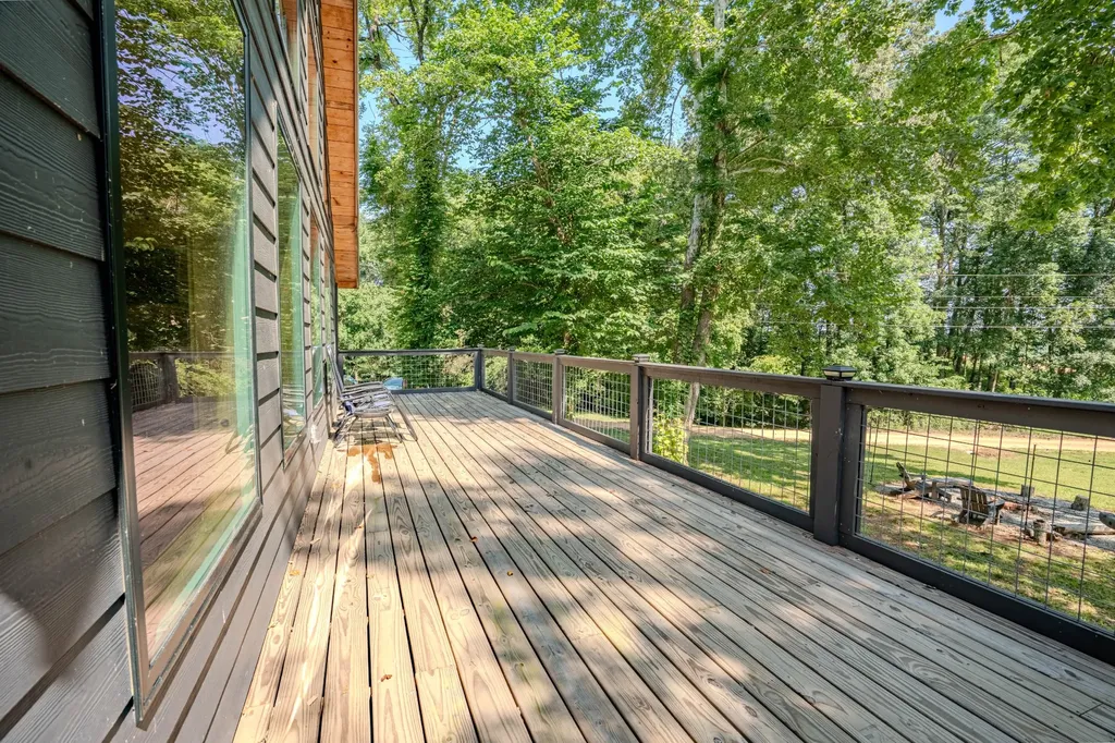 55 Kiki Cove Clifton TN 38425